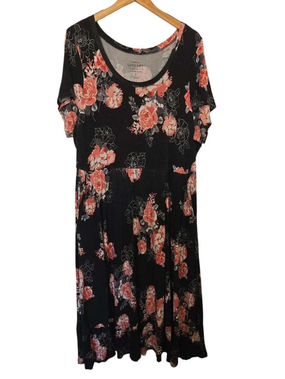 🌸 Torrid Super Soft Floral Maxi Dress | Plus Size 3 (22/24) | Black Rose Print - Picture 2 of 6